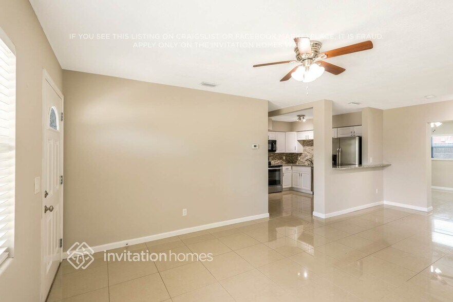 Building Photo - 1429 Regina Dr W