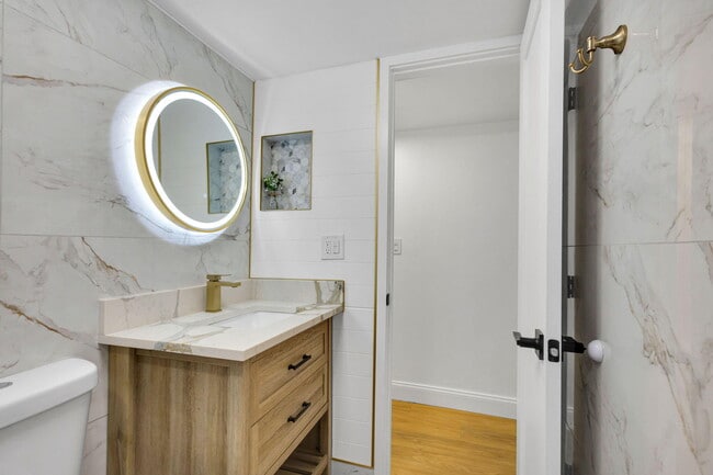 Building Photo - 12911 Briarlake Dr