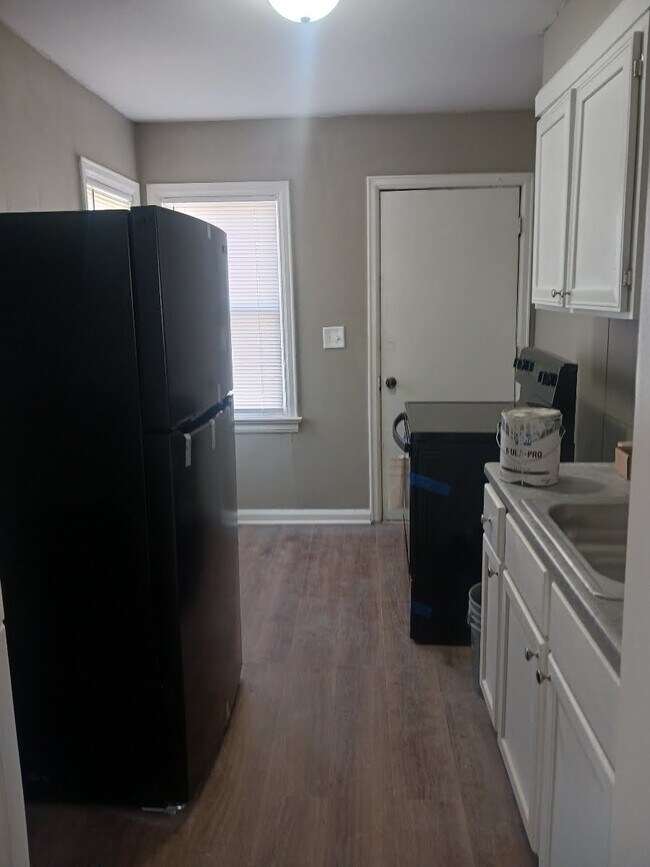 Building Photo - 435 N Mathewson Ct