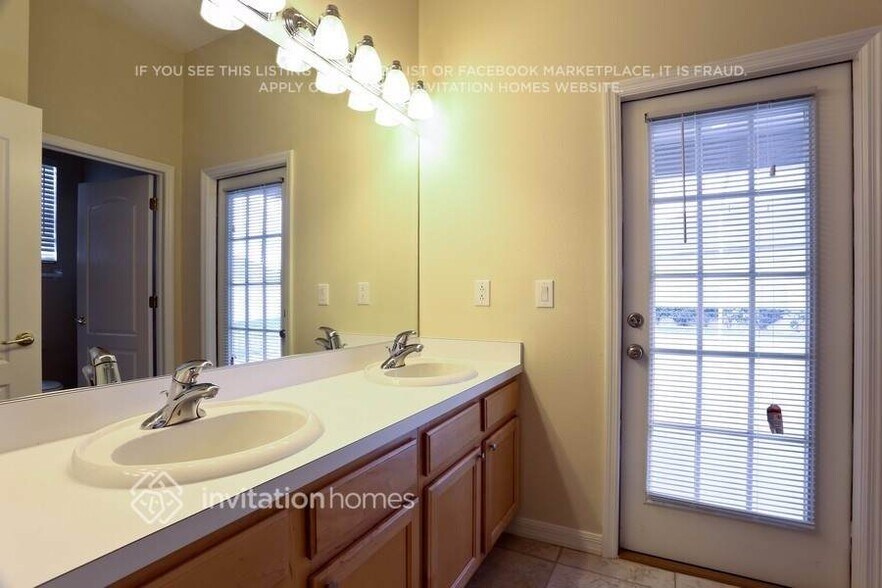 Building Photo - 2822 Buckhorn Preserve Blvd