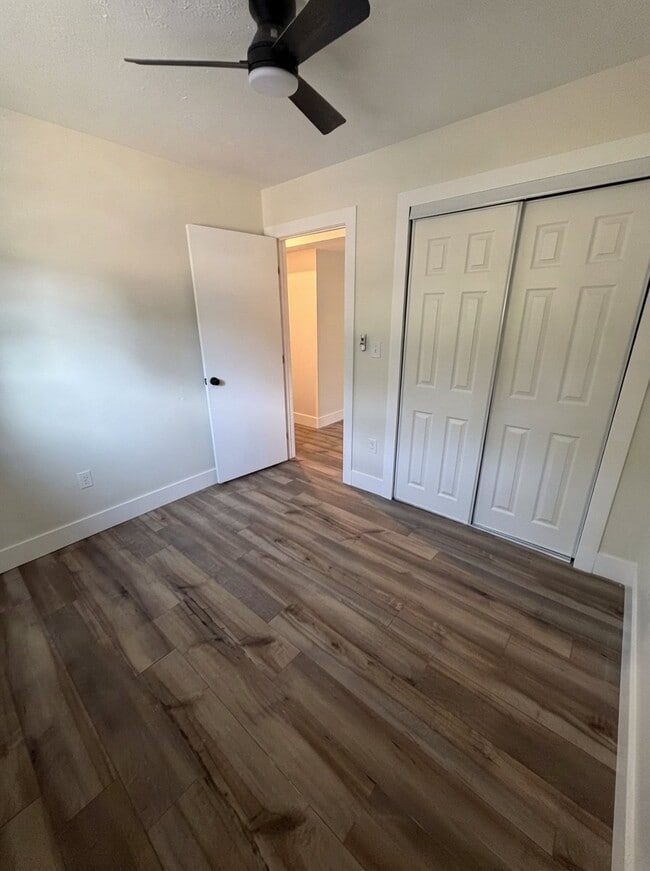 Building Photo - 346 Valley View Dr