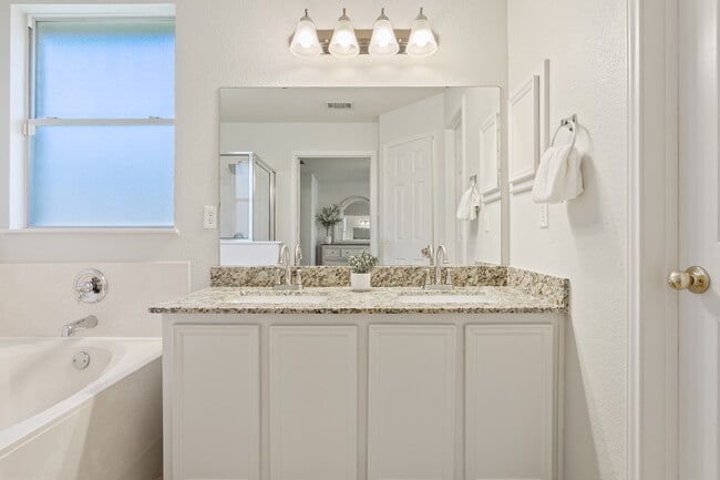 Building Photo - 709 Bighorn Dr