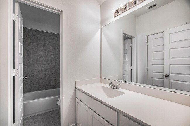 Building Photo - 7019 Winterberry Gln Ln