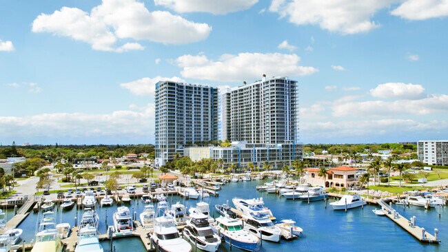 Building Photo - 220 Lake Shore Dr