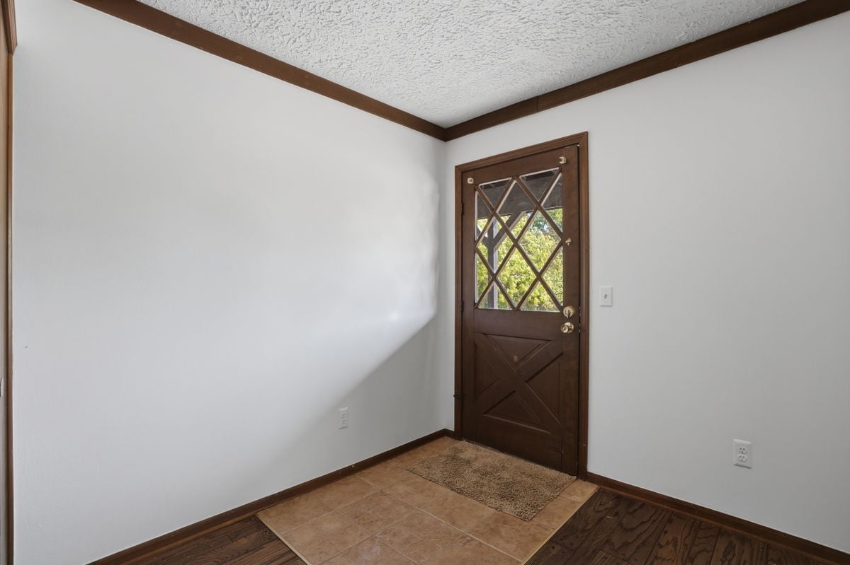 Building Photo - 780 N Van Dyke Rd