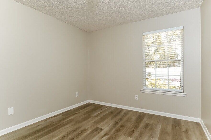 Building Photo - 12351 Hunters Haven Ln