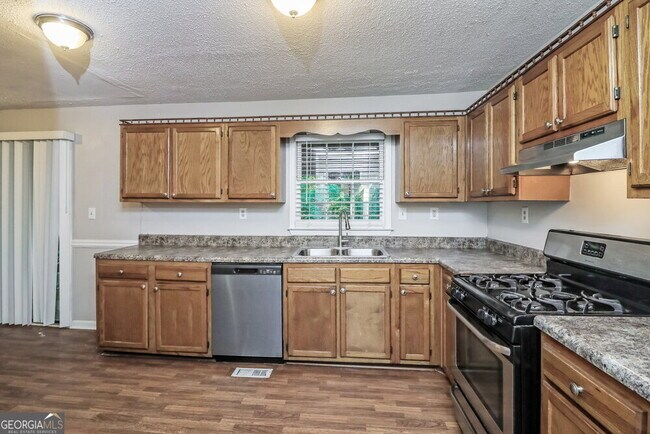 Building Photo - 5065 Brown Rd