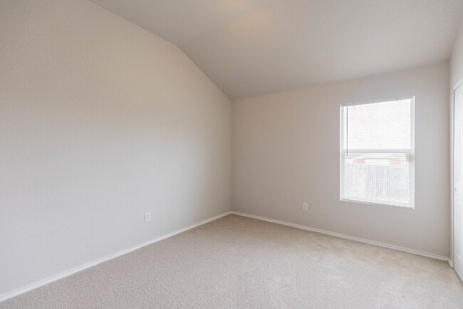 Building Photo - 9802 Vandenberg Way
