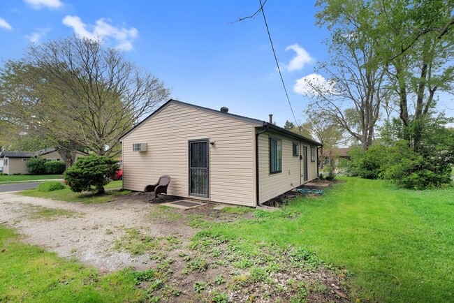 Building Photo - 3 bedroom, 1 bathroom house FOR RENT NOW!