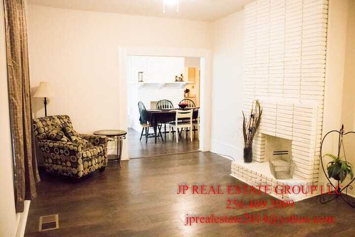 Building Photo - 714 4th Ave SE