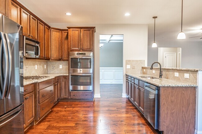 Building Photo - 100 Wiregrass Ln