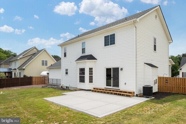 Building Photo - 677 Dellinger Dr