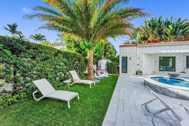 Building Photo - 614 Poinciana Dr