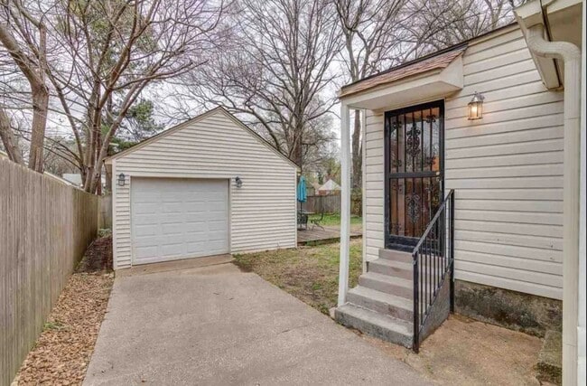 Building Photo - Updated 3-Bedroom Home in High Point Terrace – NOT FULLY FURNISHED