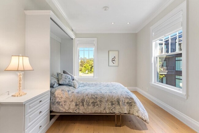 Building Photo - 35 Littles Point Rd