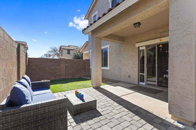 Building Photo - 3846 E Palmer St