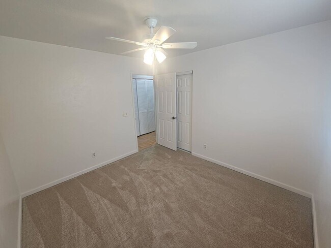 Building Photo - 16065 E Rice Pl