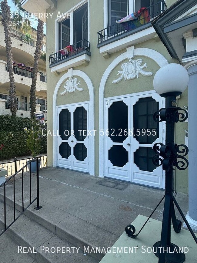 Building Photo - Move-In Special! Beautiful 2 Bedroom 1 Bat...