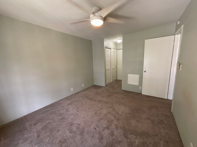 Building Photo - 645 Mananai Pl