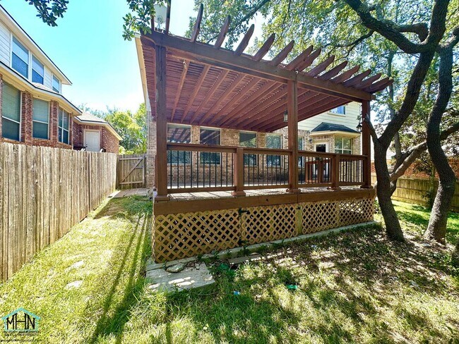 Building Photo - BEAUTIFUL 4 bed/2.5 bath near Stone Oak, j...