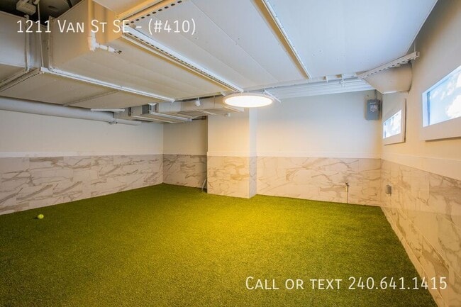 Building Photo - 1211 Van St SE