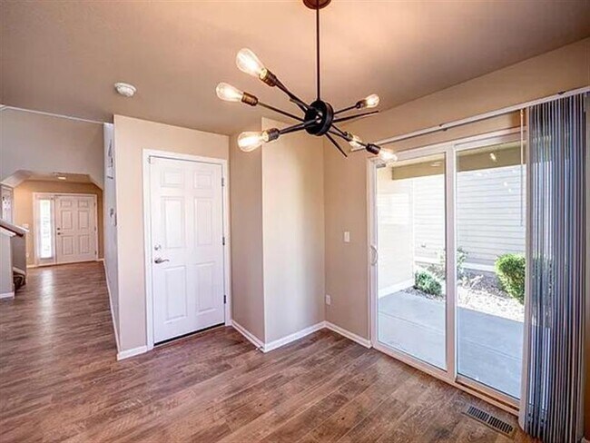 Building Photo - BEST CLASS