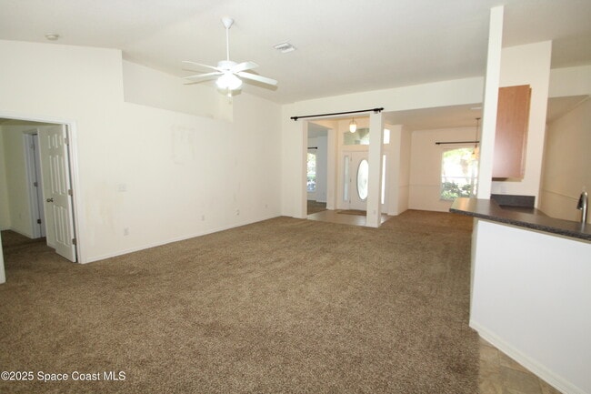 Building Photo - 2295 Botanica Cir