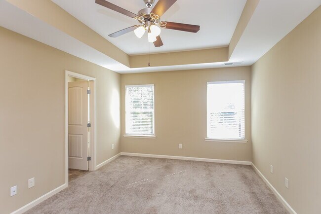 Building Photo - 66 Crescent Woode Way