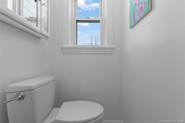 Building Photo - 21 Lilac Ave