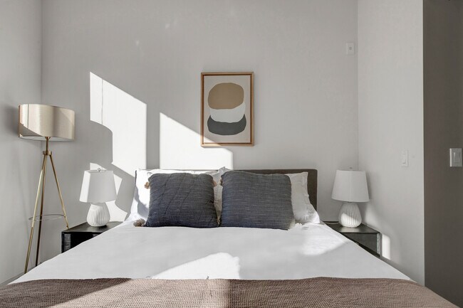 Building Photo - 445 Artisan Way