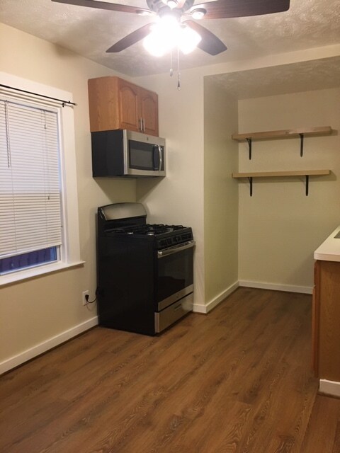 Building Photo - 3005 Colburn Ave