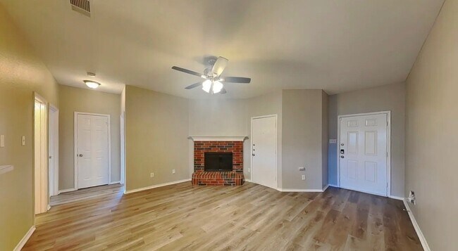 Building Photo - 1320 Cleardale Dr
