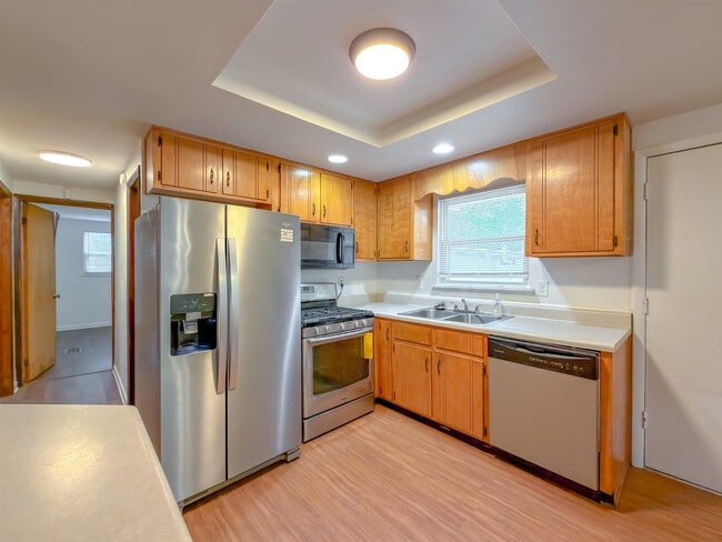 Building Photo - 1210 Carson Dr