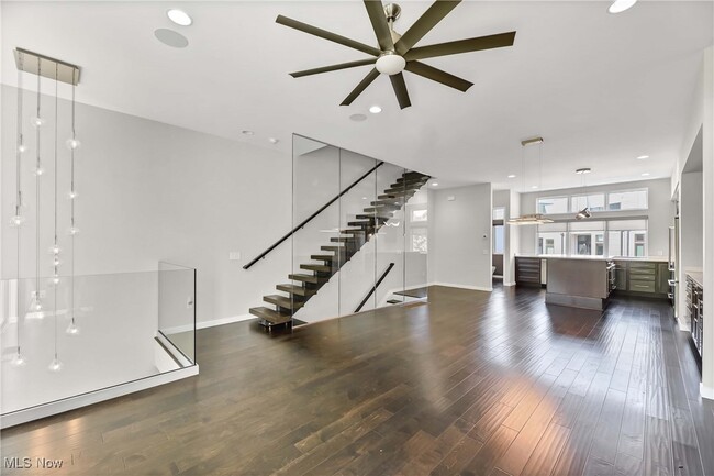 Building Photo - 18875 Riversouth Ter