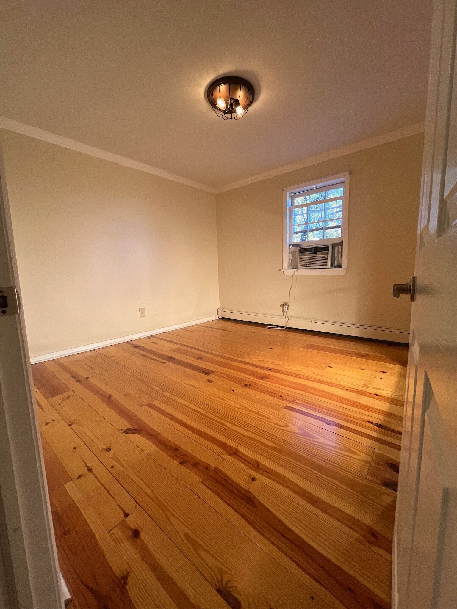 Building Photo - 289 White Bridge Rd