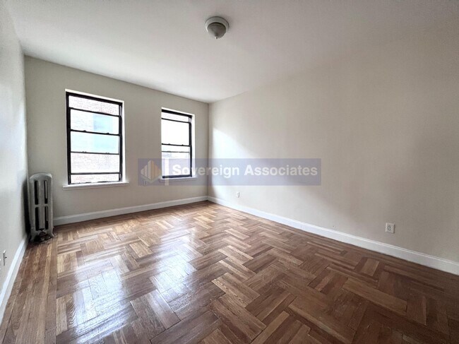 Primary Photo - 300 Fort Washington Avenue