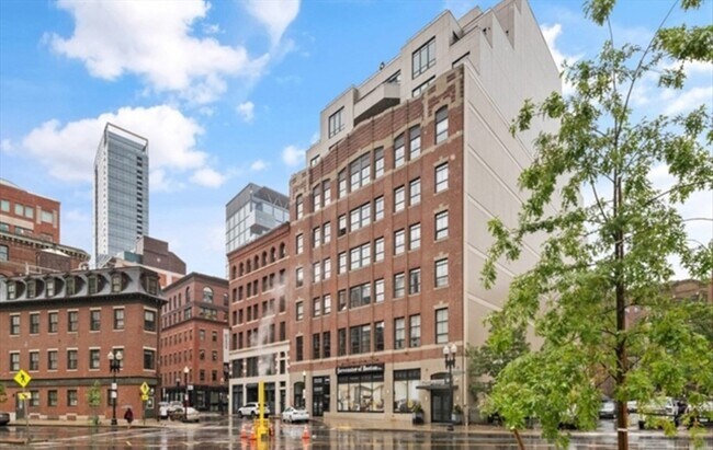 Building Photo - 121 Portland St