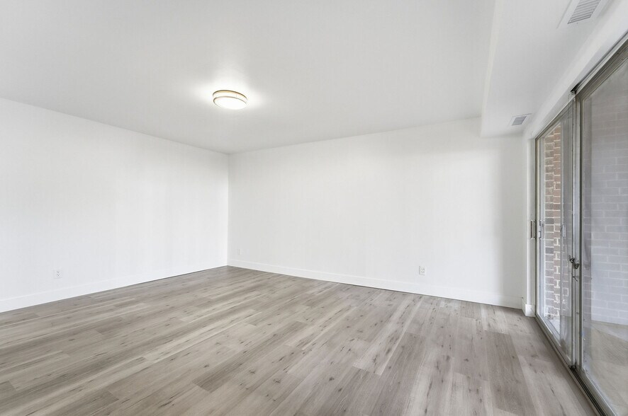 Building Photo - 113 Echelon Rd