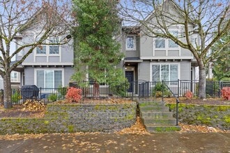 Building Photo - 2310 NW Roseburg Terrace