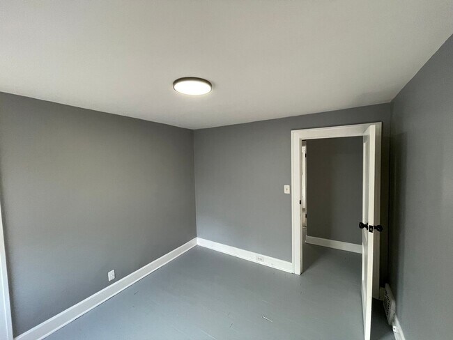 Building Photo - SECTION 8 and EDEN Accepted!!! Newly Renovated 3 Brd Home!