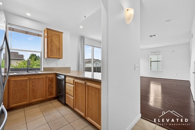 Building Photo - 1040 Campoy St