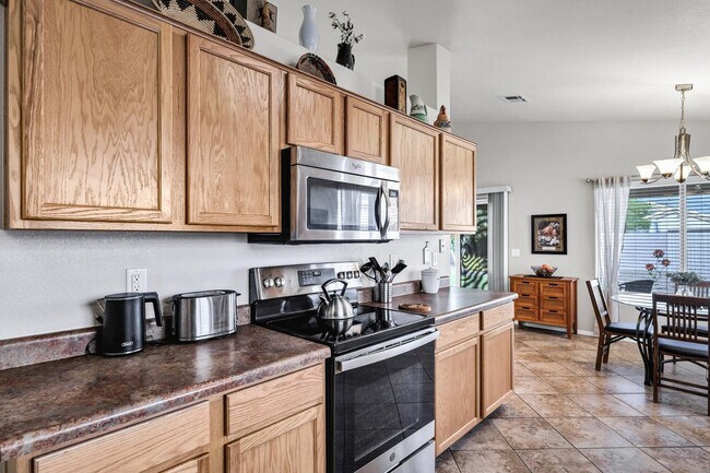 Building Photo - 144 S Kingston St