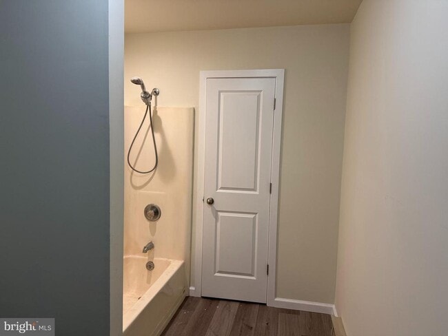 Building Photo - 21 N Main St