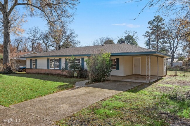 Building Photo - 3 bedroom 1 bath Southern Charm