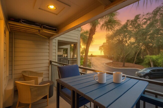 Building Photo - 23 S Forest Beach Dr