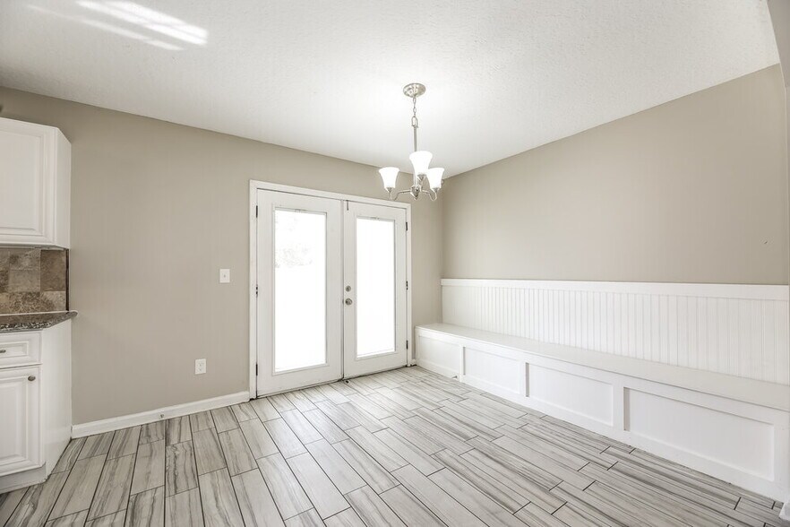 Building Photo - 7053 Civic Club Dr