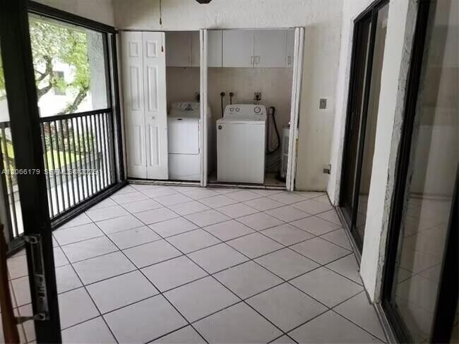 Building Photo - 3837 Carambola Cir N