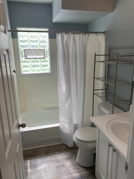 Building Photo - 7110 Drury Ln