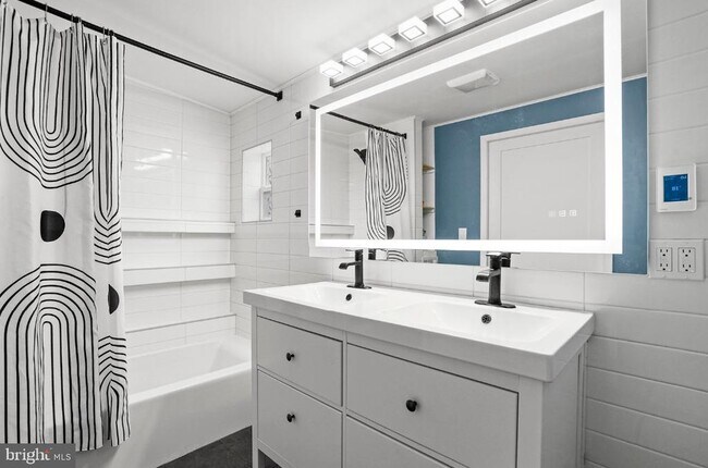 Building Photo - 1406 F St