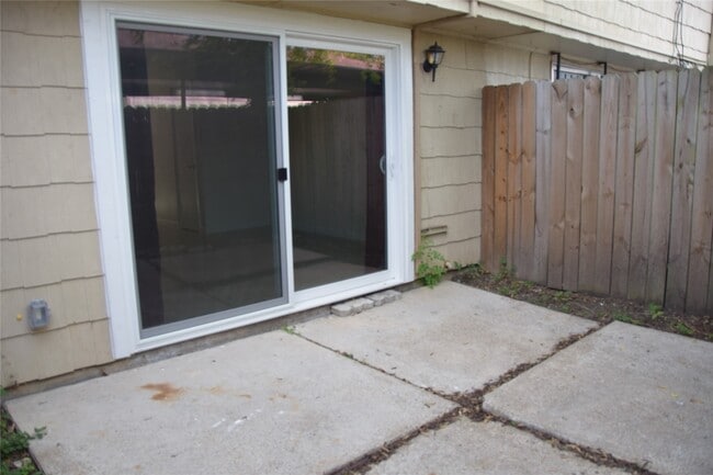 Building Photo - 7827 Leonora St
